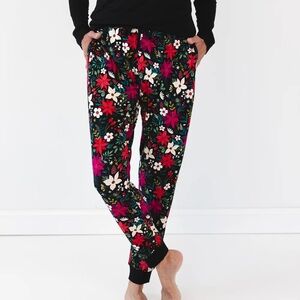 ✨ Little Sleepies Berry Merry Women’s Pajama Pants – Size M – NWT ✨